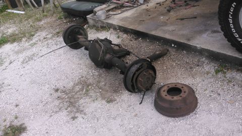 1990 Ford F-250 - the original semi floating 10.25 Sterling tho blown up, i may rebuild it in the future and use it for something. everything else on it was…