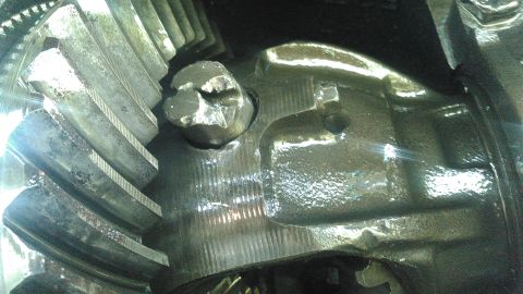 1990 Ford F-250 - the crosspin retaining bolt was still in but the crosspin itself clearly broke through it somehow. its common for the retaining bolt to bre…