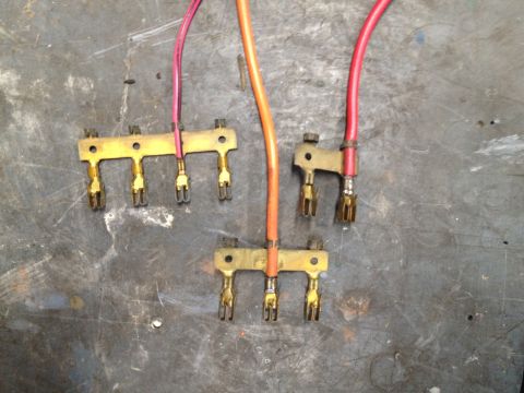 1979 Ford Bronco - Various sizes of clips that are used to distribute the power.