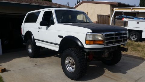 1992 Ford Bronco - This 1992 Ford Bronco is modified with a lifted suspension and larger tires.