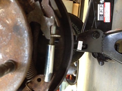 1973 Ford Bronco - Adjuster lever NOT making contact with adjuster screw star wheel