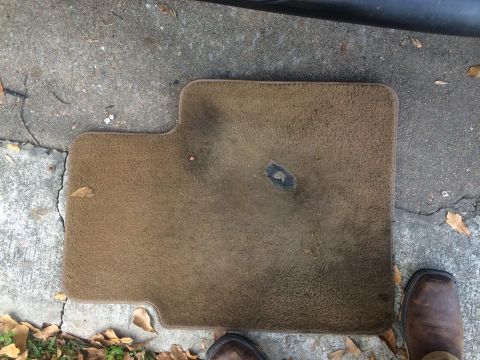 1990 Ford Bronco - Floor mat has seen better days.