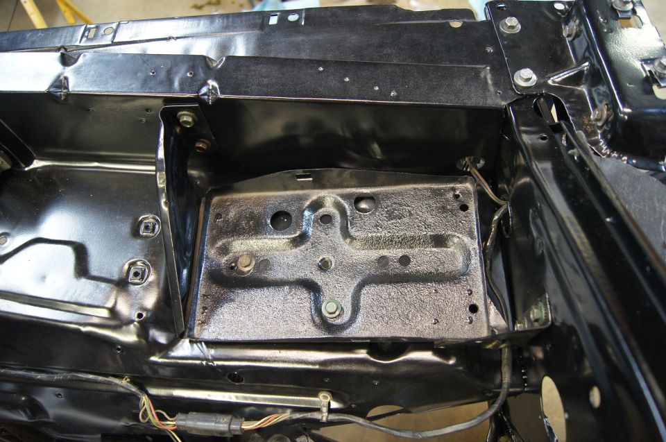 auxiliary battery tray made from modified right side tray. at a casual glance it almost looks factory.