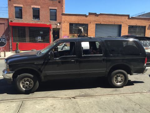 2000 Ford Excursion photo
