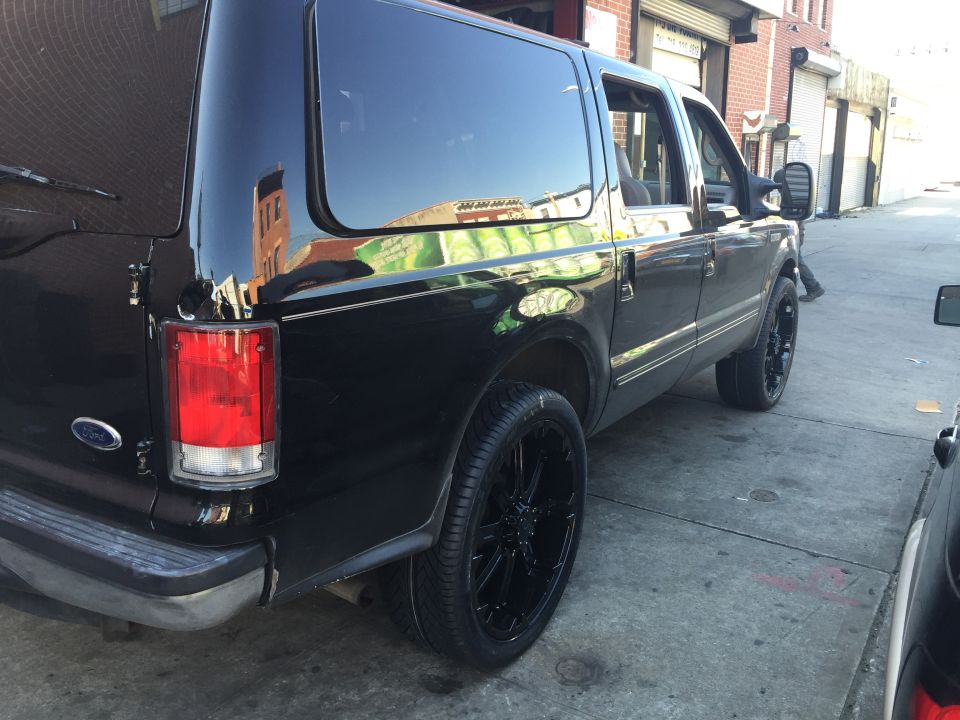 2000 Ford Excursion “XLT”