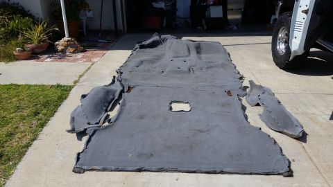 1992 Ford Bronco - Picked up a nice carpet kit from a 93 Bronco. Carpet just needs a cleaning, then it will be installed into the Bronco. 05-09-16