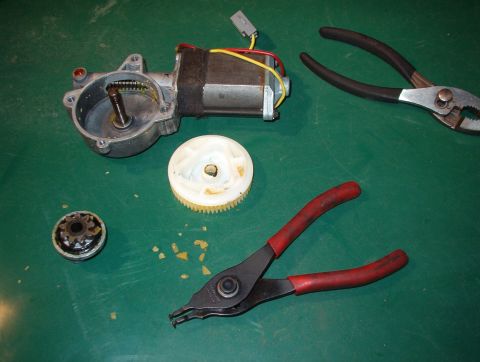 1983 Ford Bronco - Later motors like this one have a tiny snap-ring, but it's generally OK to destroy the snap ring since early motors didn't have one at all.…