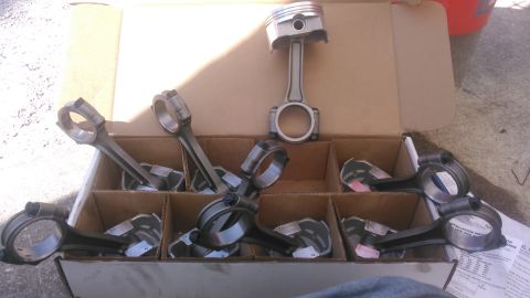 1996 Ford Bronco - got the pistons and connecting rods assembled