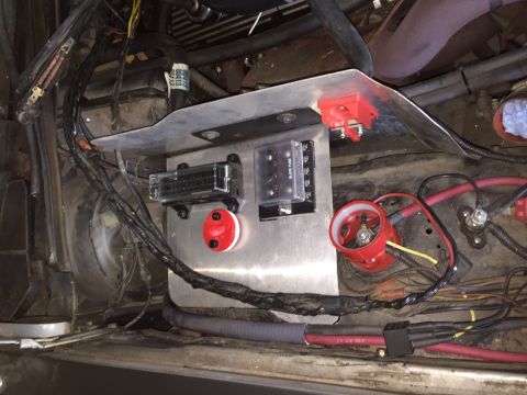 1981 Ford LTD - Electrical distribution center.