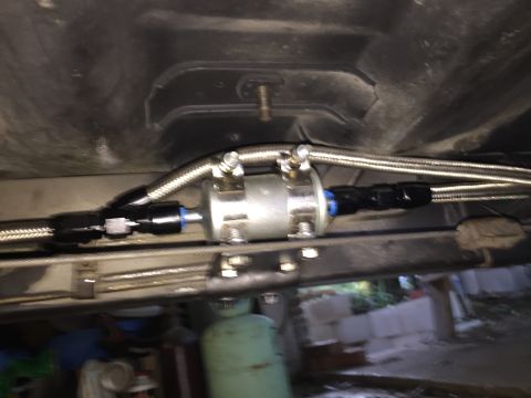1981 Ford LTD - Filter and return.