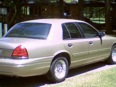 1999 Ford Crown Victoria photo