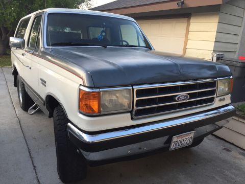 1990 Ford Bronco photo