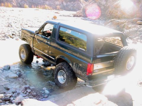 1988 Ford Bronco - James crossing a different stream