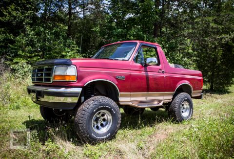 1995 Ford Bronco - This lifted 1995 Ford Bronco is ready for off-road adventures.