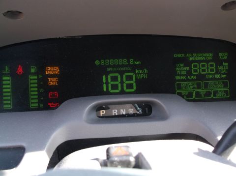 2001 Mercury Grand Marquis - The digital dashboard displays the speed control at 188 km/h and the odometer reading of 88888.8 km.