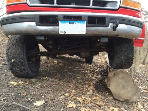 1996 Ford F-150 - horrible flex while perched on a log