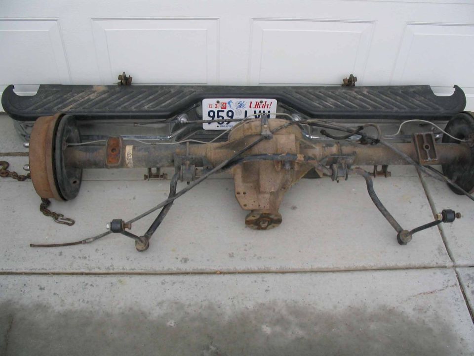1996 Ford Bronco rear axle assembly with Utah license plate