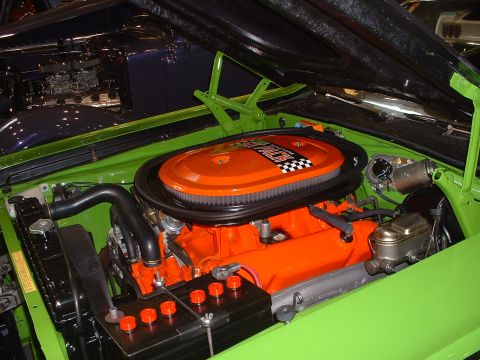 1999 Ford Crown Victoria - 440 engine of Chalenger.
