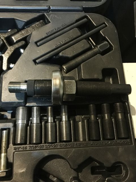 1978 Ford Bronco - This is a pulley puller tool kit, not a 1978 Ford Bronco.