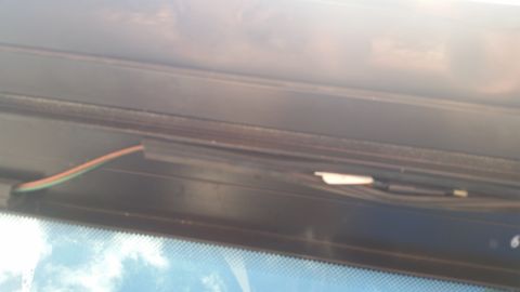 1996 Ford Bronco - drivers side middle latch rail
