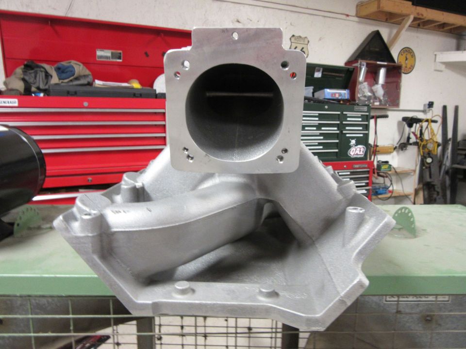 aluminum intake manifold with square opening on top