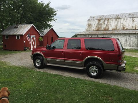 2004 Ford Excursion photo