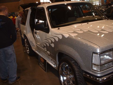 1999 Ford Crown Victoria - "Monster Garage" garbage truck Ford Explorer.