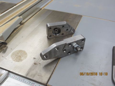1986 Ford Bronco - Sky Manufacturing High steer arms with king pin spring eliminator. These are a very nice piece. well worth the money