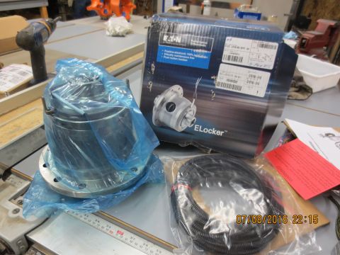 1986 Ford Bronco - Eaton Elocker for the front....