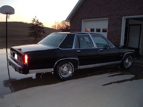 1989 Ford Crown Victoria LTD - 4