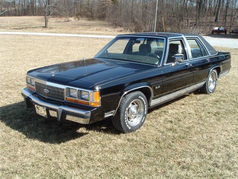 1989 Ford Crown Victoria LTD - 2