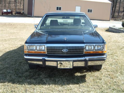 1989 Ford Crown Victoria LTD - 3