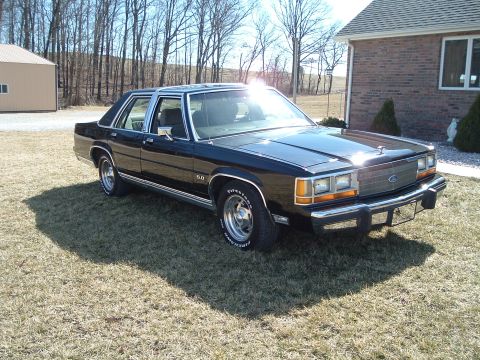 1989 Ford Crown Victoria LTD - 4