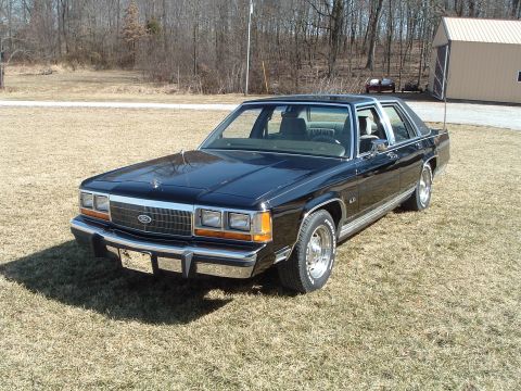 1989 Ford Crown Victoria LTD - 11