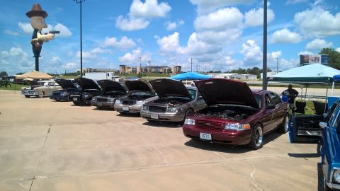 2004 Ford Crown Victoria - Midwest Panthers Representing