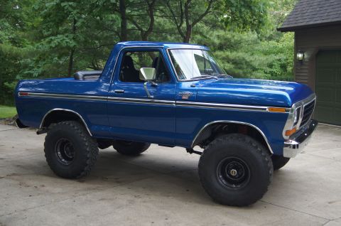1979 Ford Bronco - Finally ready for the maiden voyage! Friday July 1 The whole family loaded in and we cruised to Big Lots in Elyria Ohio.