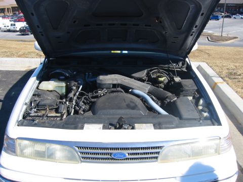 1994 Ford Crown Victoria photo