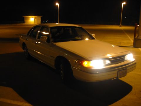 1994 Ford Crown Victoria photo