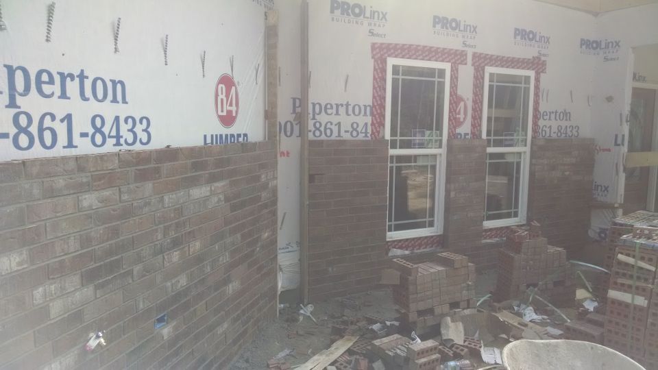 After the tie inspection yesterday, the bricklayers started this morning.