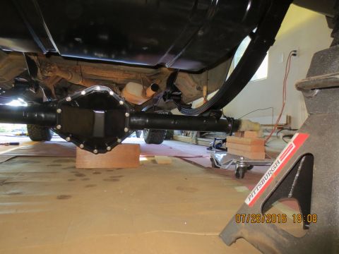 1986 Ford Bronco - sitting on the wide perches for 3" leafs.