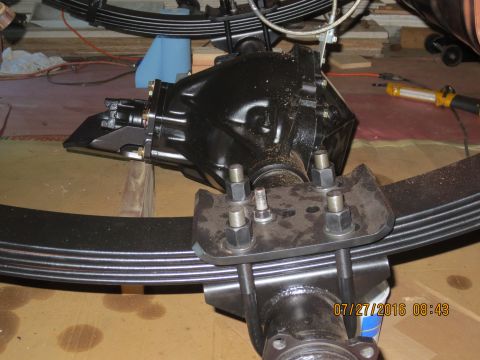 1986 Ford Bronco - U bolts and spring pads fully torqued up.