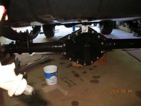 1986 Ford Bronco - Center brake line drop coming off the diff center