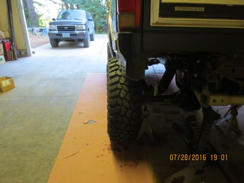 1986 Ford Bronco - rear stance from the side. WMS of 14 bolt is 67" Rims are 17x9 with 4.75 of backspace with 12.50" wide tires.