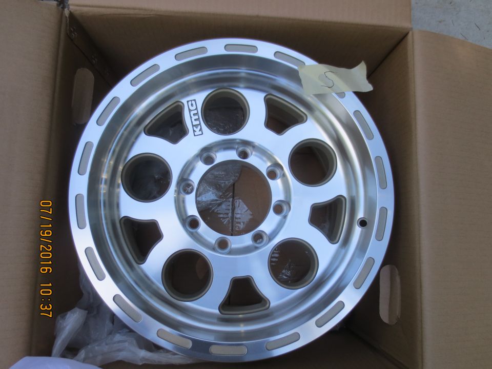 KMC enduros in a 17" flavor