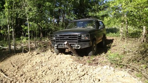 1983 Ford Bronco - A few bumps got it leaning over enough to...