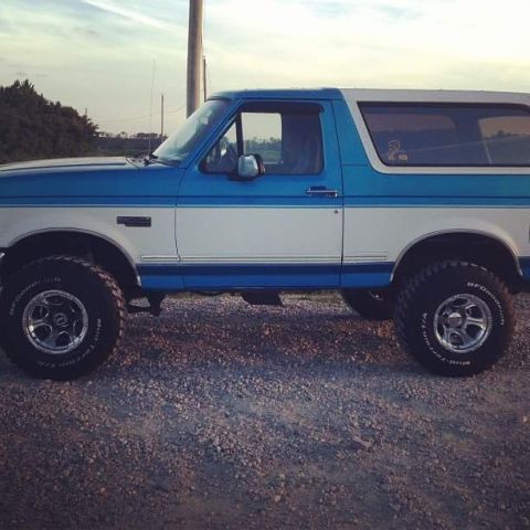 1995 Ford Bronco photo