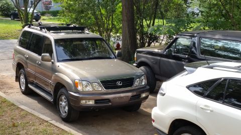 1999 Lexus LX 470 photo