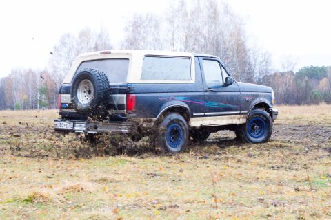 1992 Ford Bronco photo