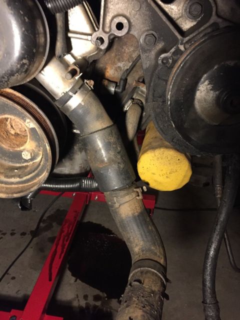 1989 Ford Bronco - here you can see the oil cooler built into the lower radiator hose. i will probably remove that since i already have a brand new lower hose…