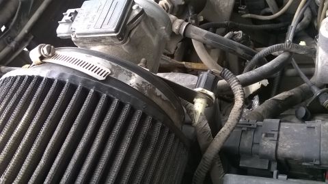 1996 Ford F-150 - nasty k&n, note the ACT sensor hanging out in open air